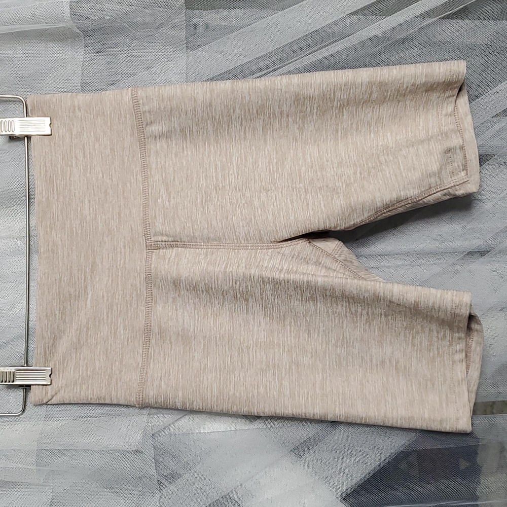 NWT Forever 21 Activewear Biker Short XS Cream&White Heather
